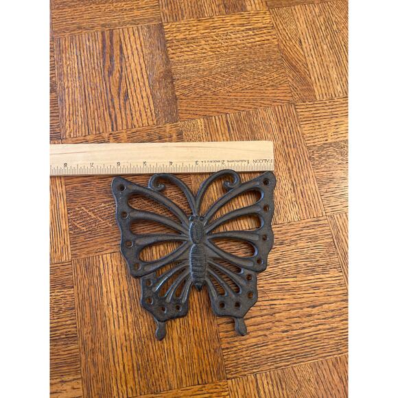 Cast Iron Butterfly trivet - Picture 3 of 5